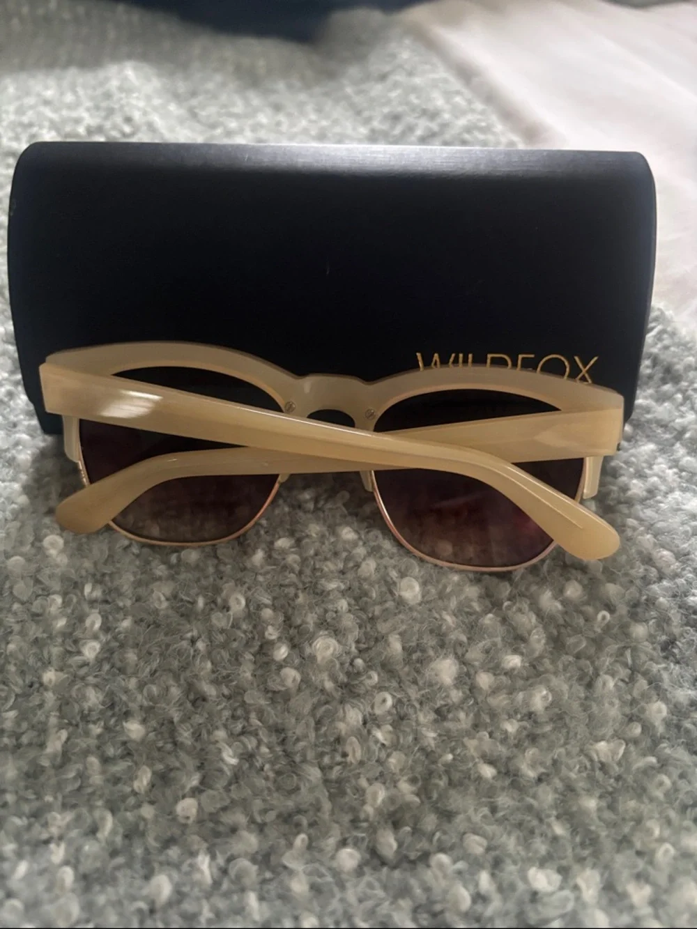 Wildfox Cream Frame Sunglasses with Brown Gradient Lenses with case - Picture 4 of 10